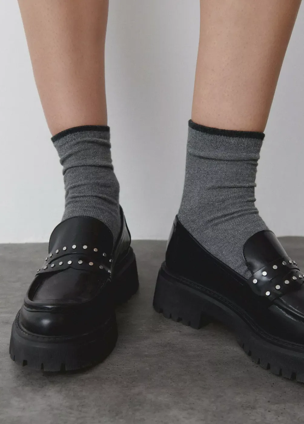 Mocasin Brillante Tachas Piel-Brownie Spain Fashion