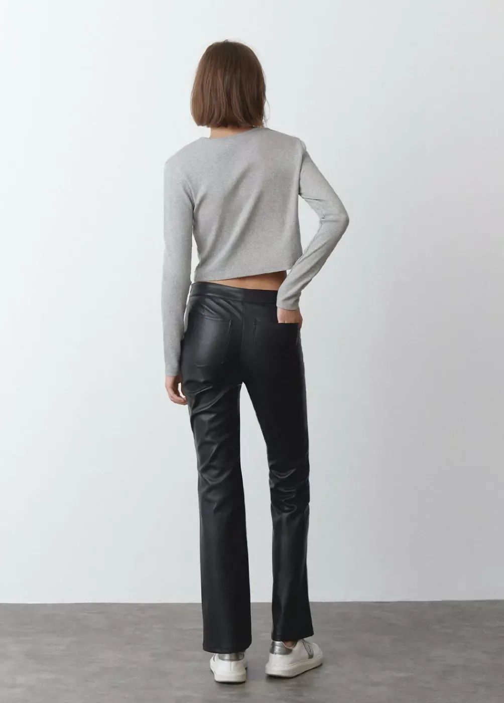 Pantalon Efecto Piel Acordonado-Brownie Spain Fashion